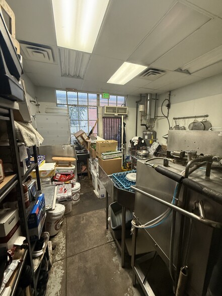 More Photos Of 28 N Los Robles Ave, Pasadena Storefront For Lease