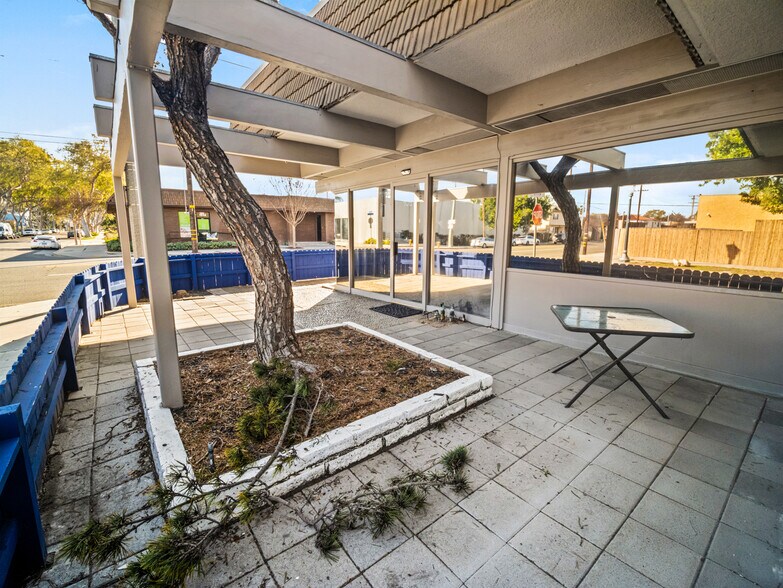 More Photos Of 1051 E Wardlow Rd, Long Beach Office For Sale