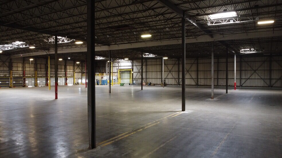 More Photos Of 2121 Huron St, Jacksonville Warehouse For Lease