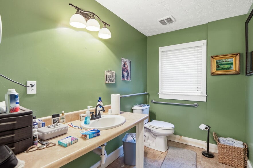 More Photos Of 3365 Thompson Bridge Rd, Gainesville Freestanding For Sale