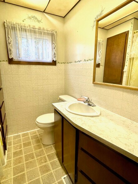 More Photos Of 2003 Broadway St S, Menomonie Storefront Retail Residential For Sale