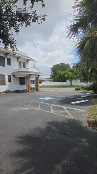 More Photos Of 204 N Macdill Ave, Tampa Office For Sale