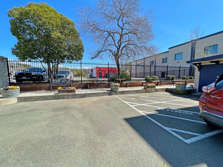More Photos Of 3201 Cleveland Ave, Santa Rosa Office For Sale