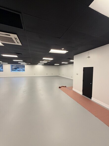 More Photos Of 611 Dutchess Tpke, Poughkeepsie Freestanding For Lease