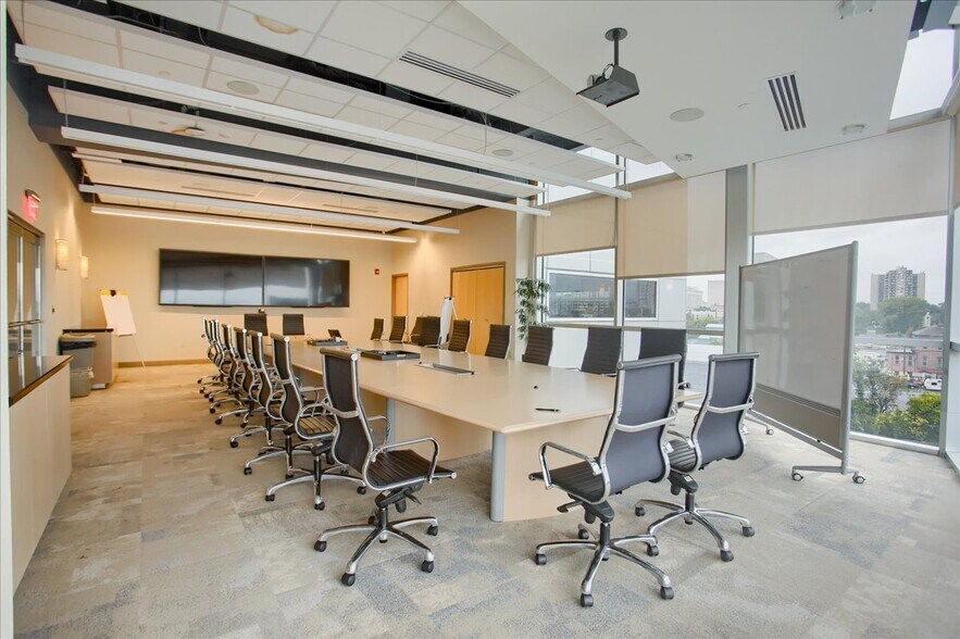 More Photos Of 1000 N Cameron St, Harrisburg Flex For Lease