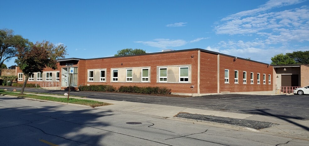 More Photos Of 8035 Austin Ave, Morton Grove Warehouse For Lease
