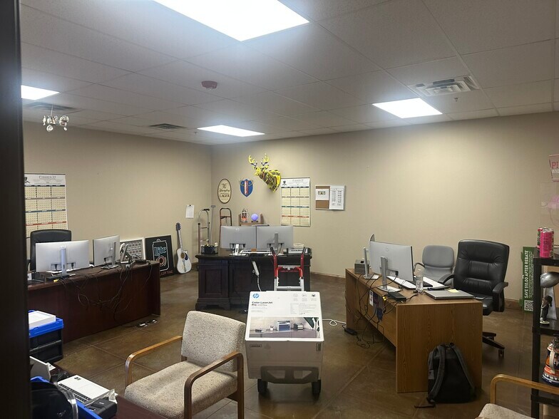 More Photos Of 400 SE Stafford St, Lawton Distribution For Sale