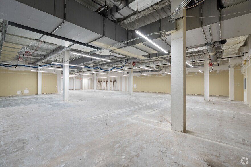 More Photos Of 651 Nicollet Mall, Minneapolis Office For Sale