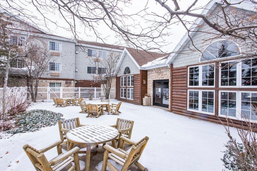 More Photos Of 1100 Imperial Ave, Rothschild Hotel For Sale