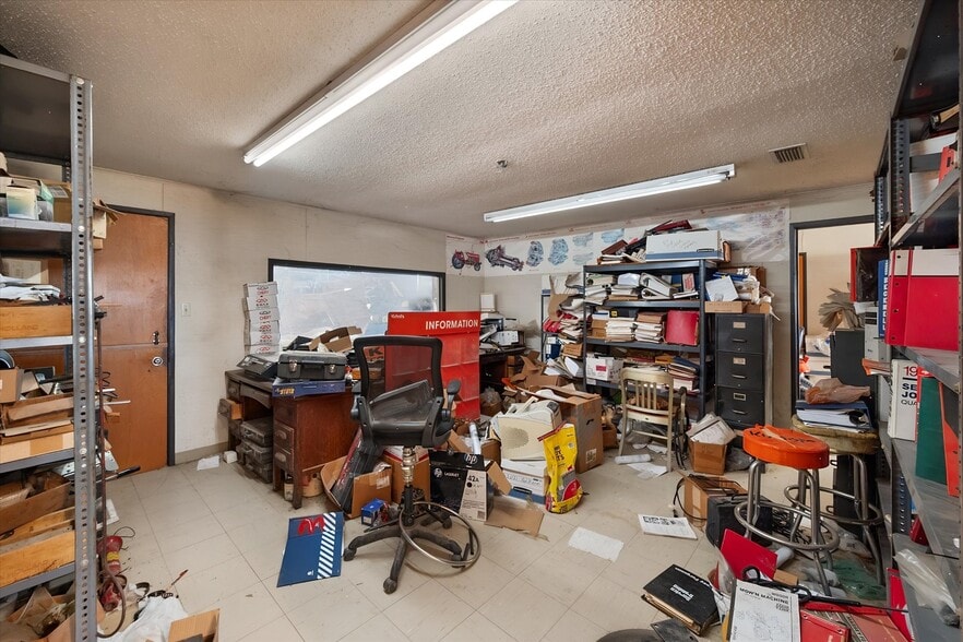 More Photos Of 3151 Int 45 E hwy, Corsicana Warehouse For Sale