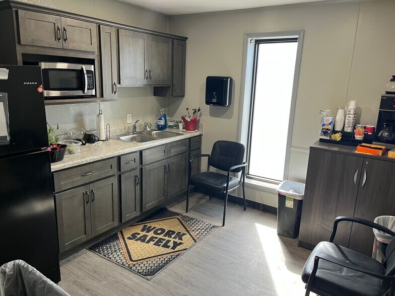 More Photos Of 395 S Main St, Eagleville Warehouse For Sale