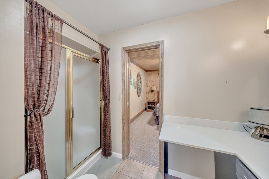 More Photos Of 2003 Bend of the Riv, Hiawassee Specialty For Sale