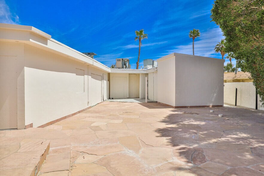 More Photos Of 2249 N Palm Canyon Dr, Palm Springs Hotel For Sale