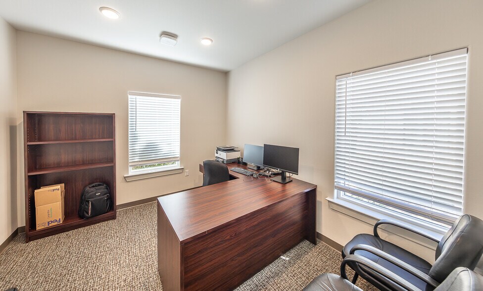 More Photos Of 5004 122nd St, Lubbock Office Residential For Lease