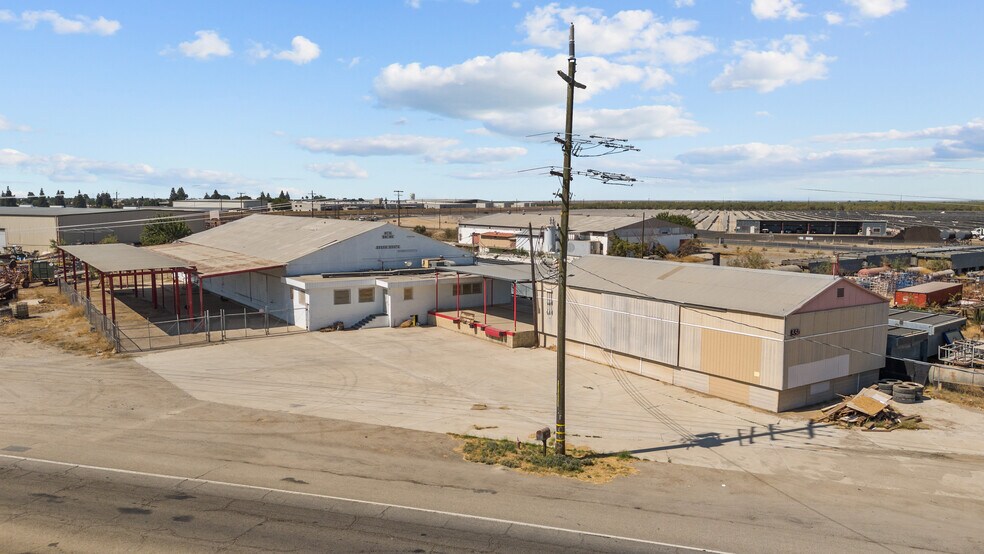 More Photos Of 550 Highway 46, Wasco Warehouse For Lease