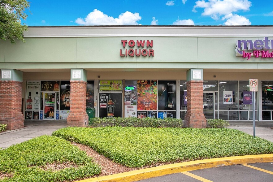 More Photos Of 2300 Griffin Rd, Lakeland Unknown For Lease