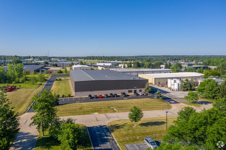 More Photos Of 3048 Nationwide Pky, Brunswick Warehouse For Lease