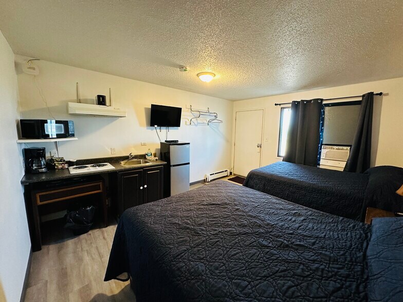 More Photos Of 5416 49th Ave, Rycroft Hotel For Sale