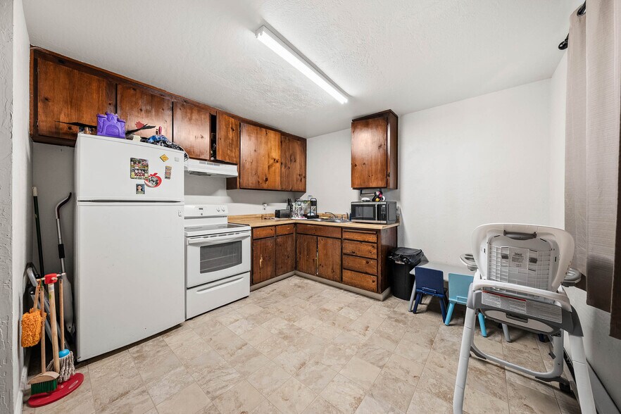 More Photos Of 4584 S Terrace Ave, Lakeport Apartments For Sale