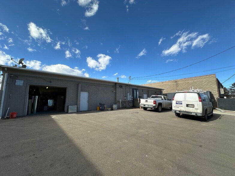 More Photos Of 3942 S Federal Blvd, Sheridan Freestanding For Sale