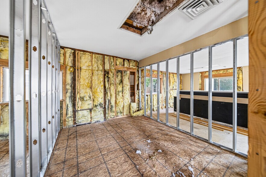 More Photos Of 123 2nd St, Elko Office For Sale