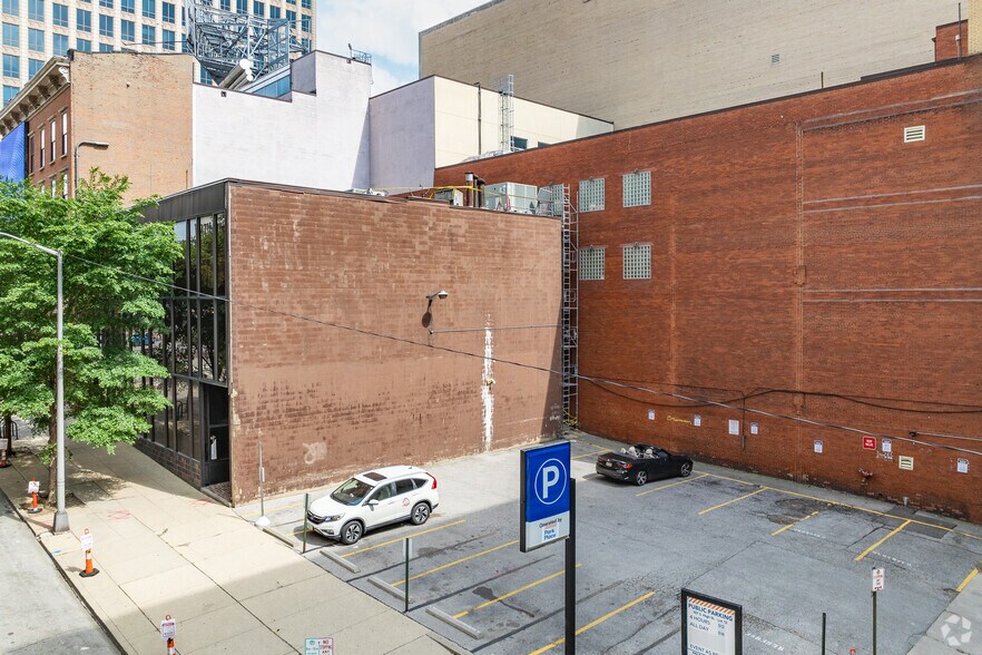 More Photos Of 101-109 S High St, Columbus Office For Lease