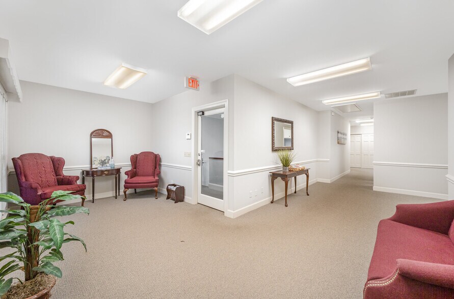More Photos Of 4523 Park Rd, Charlotte Office For Sale