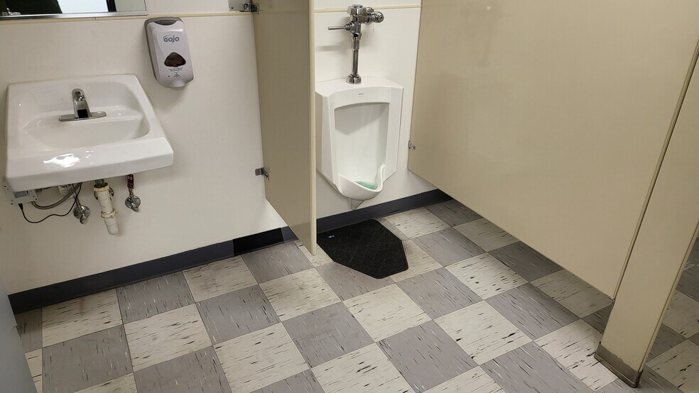 More Photos Of 3325-3326 W Oquendo Rd, Las Vegas Warehouse For Lease