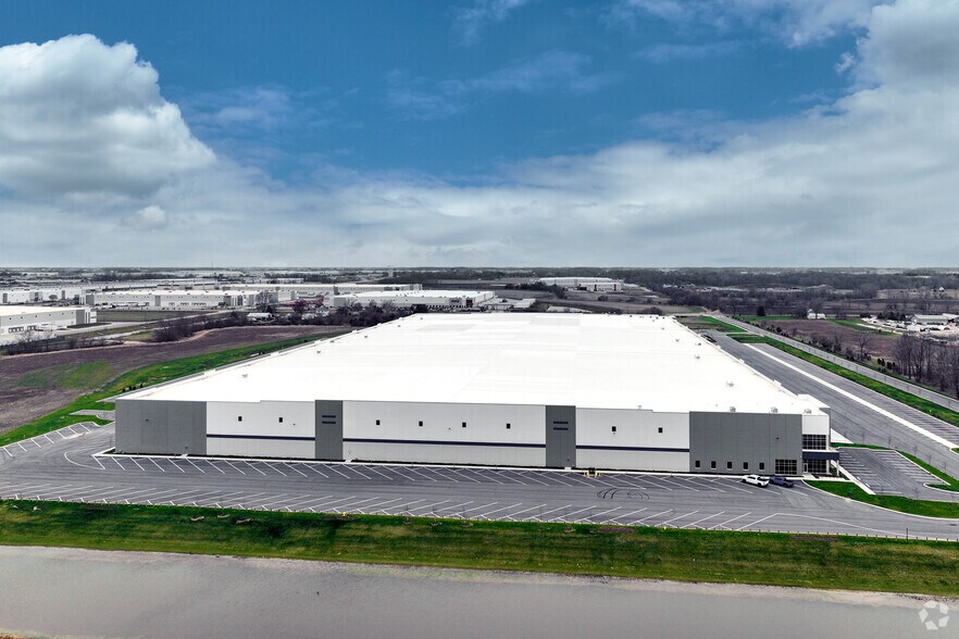 More Photos Of CR 500 E & Albert S White Dr, Whitestown Industrial For Sale