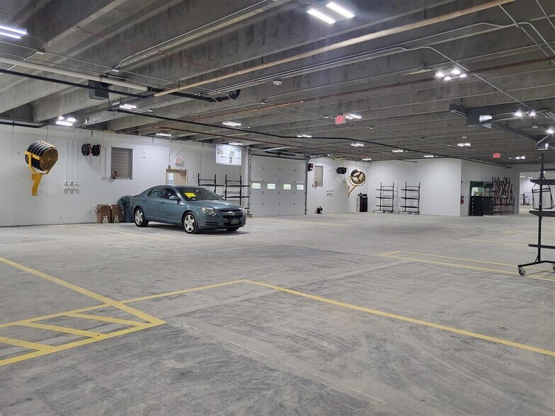 More Photos Of 1465 S Washburn St, Oshkosh Industrial For Sale