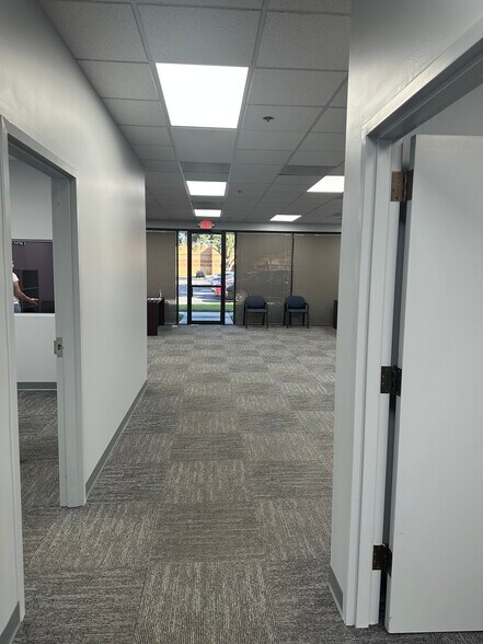 More Photos Of 10500 University Center Dr, Tampa Light Distribution For Lease