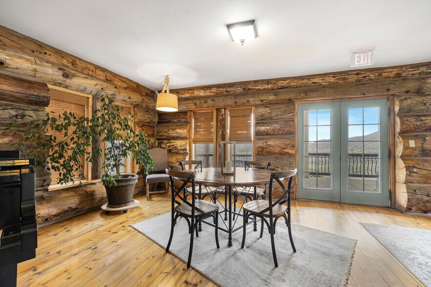 More Photos Of 13 Gott Ln, Salmon Hospitality For Sale