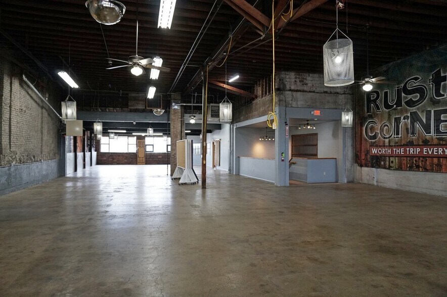 More Photos Of 413 N Main St, Charles City Storefront For Sale