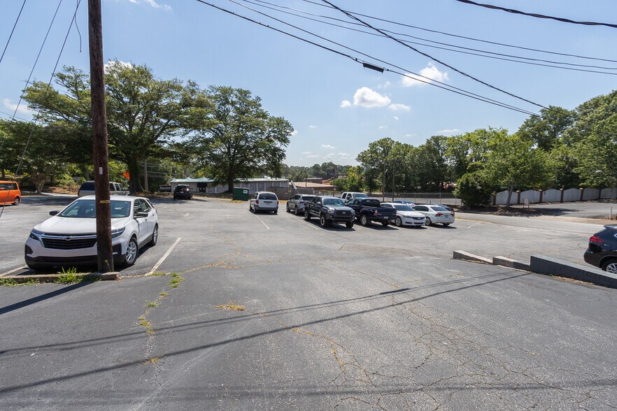 More Photos Of 210 N McDuffie St, Anderson Office For Sale