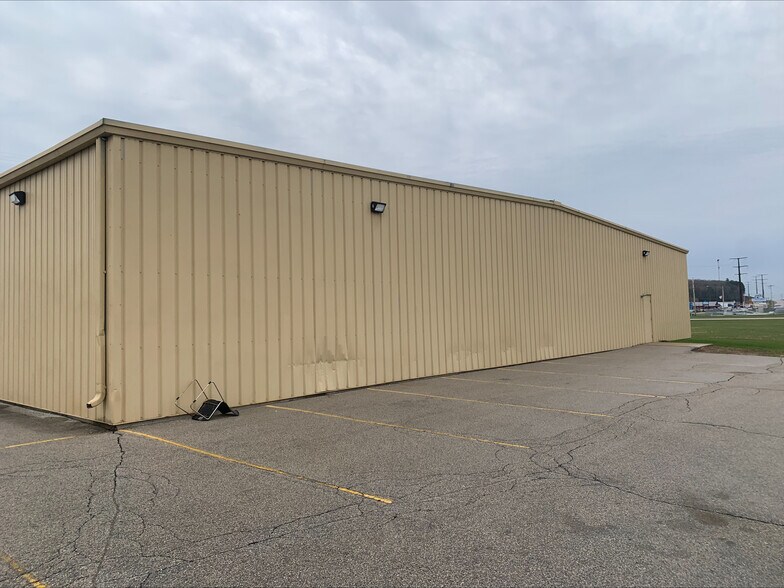 More Photos Of 117 S US Highway 141, Crivitz Freestanding For Lease