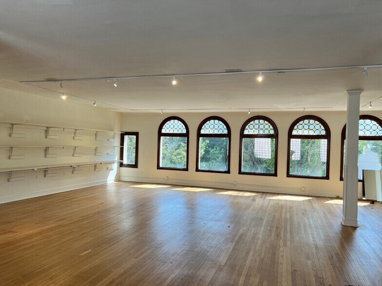 Primary Photo Of 4-10 E Grace St, Richmond Storefront Retail Office For Lease