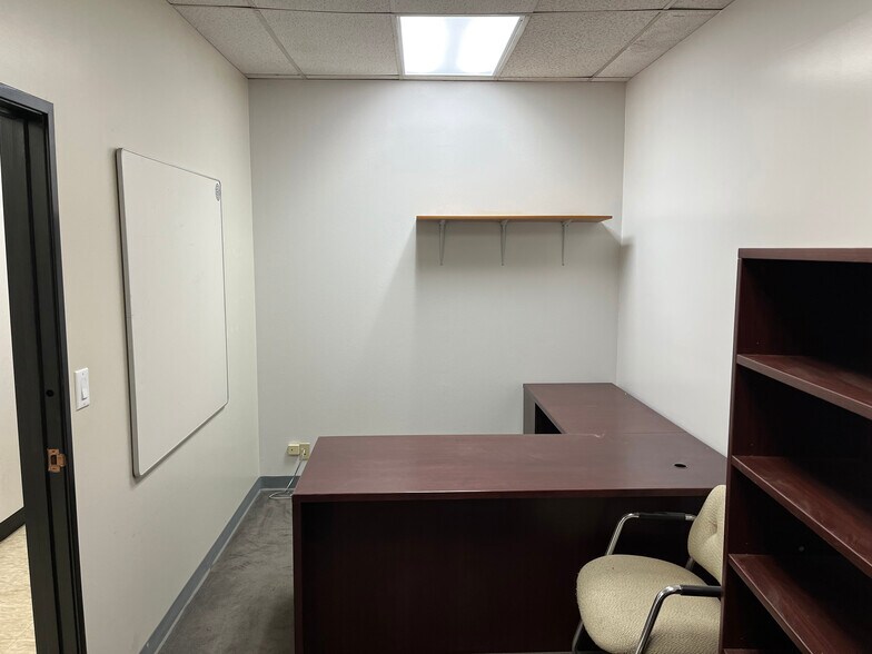 More Photos Of 477 Roland Way, Oakland Warehouse For Lease