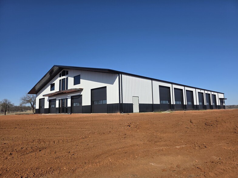 Primary Photo Of 13530 Pine St, Edmond Flex For Lease