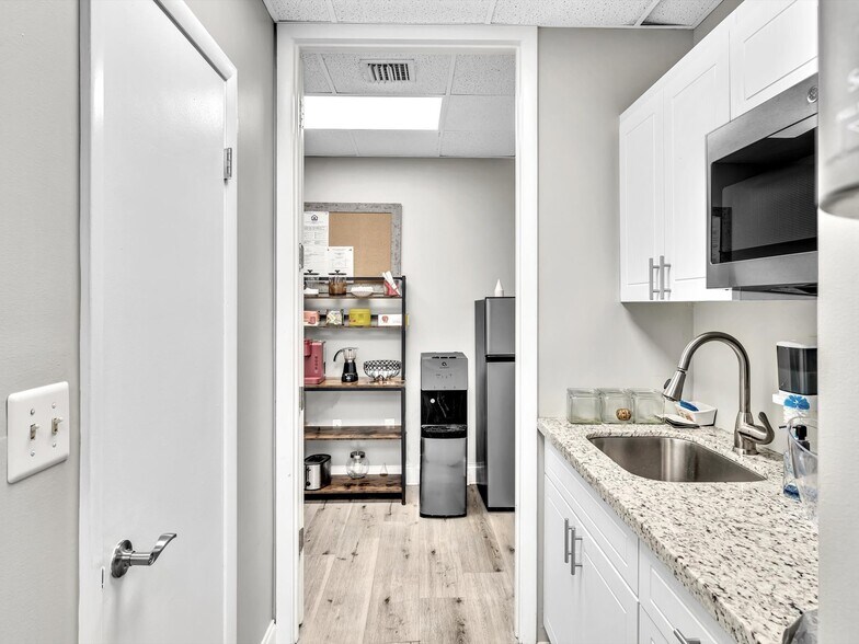 More Photos Of 6175 NW 153rd St, Miami Lakes Medical For Lease