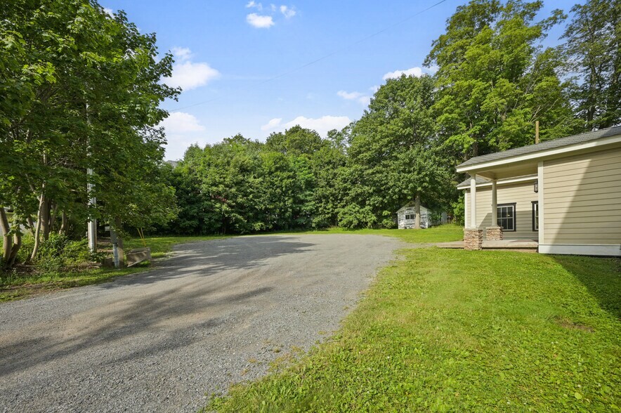 More Photos Of 56 Main St, Stamford Hotel For Sale