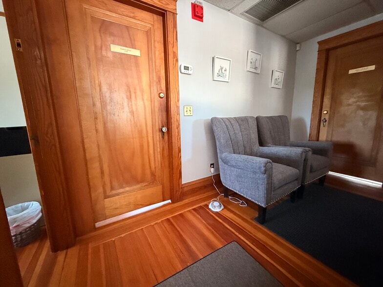 More Photos Of 2797 Post Rd, Warwick Office For Sale
