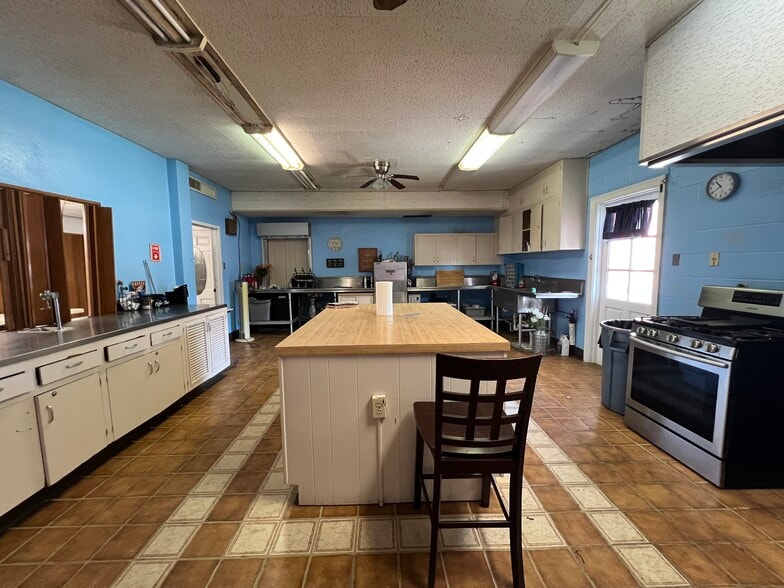 More Photos Of 1715 Market St, Baytown Religious Facility For Sale