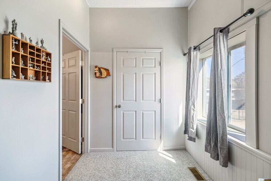 More Photos Of 104 N 3rd St, Kremmling Storefront Retail Residential For Sale