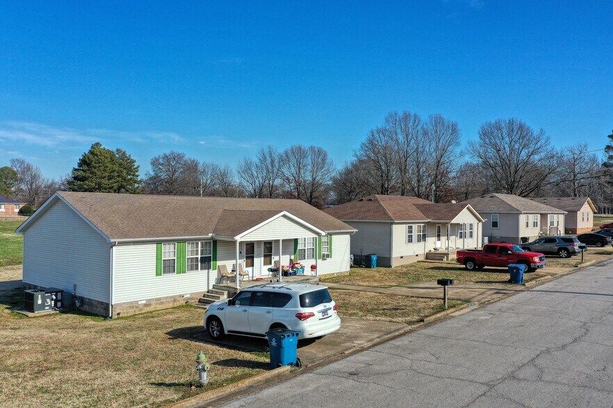 More Photos Of 2401 Viking Dr, Humboldt Apartments For Sale