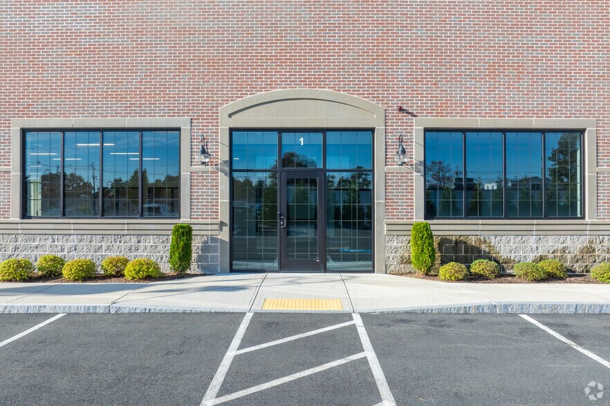 More Photos Of 25 Rundlett Way, Middleton Distribution For Lease