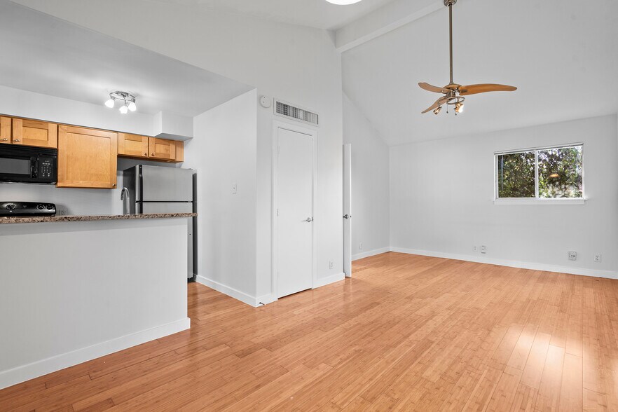 More Photos Of 2523 Durwood St, Austin Apartments For Sale
