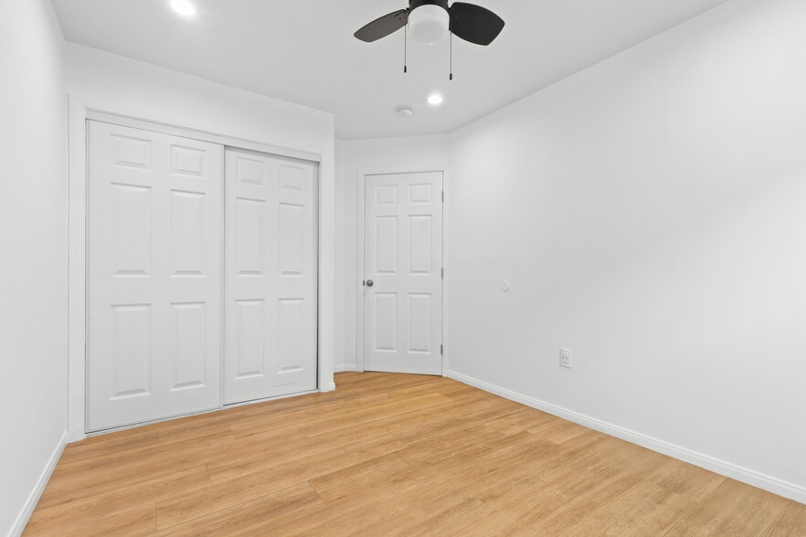 More Photos Of 2313 E 1st St, Los Angeles Storefront Retail Residential For Sale