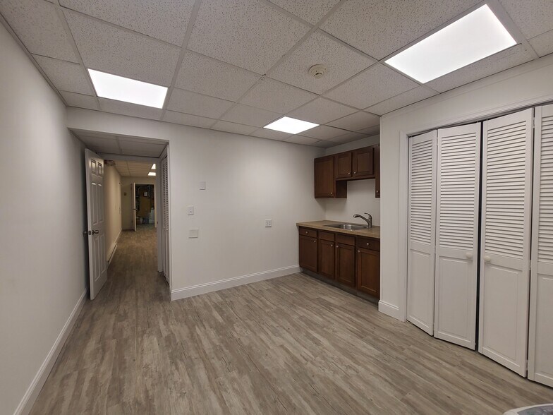 More Photos Of 47 River Rd, Summit Office For Sale