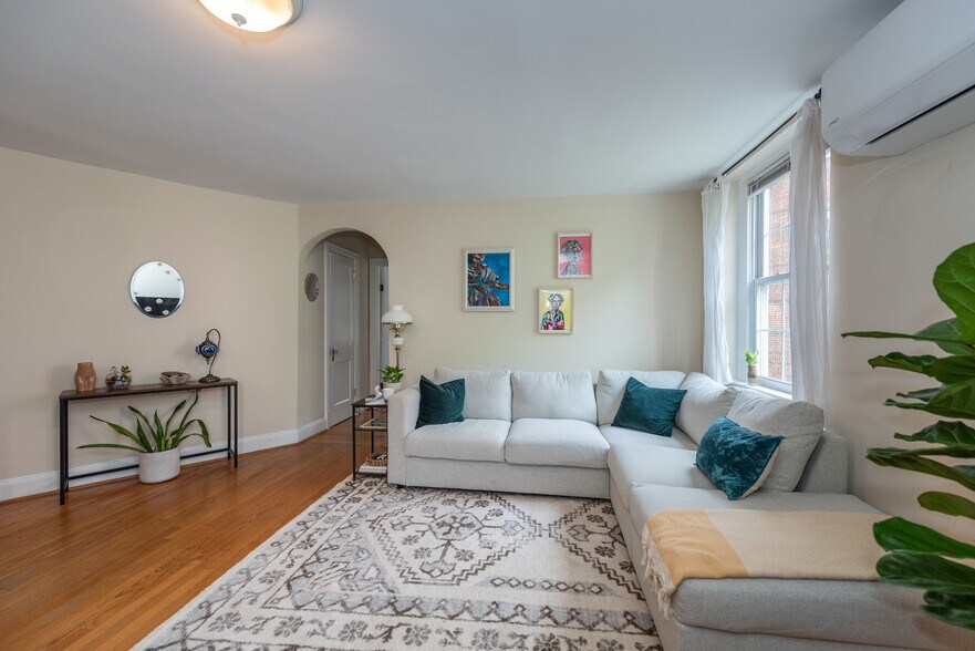 More Photos Of 2715 Cortland Pl NW, Washington Apartments For Sale