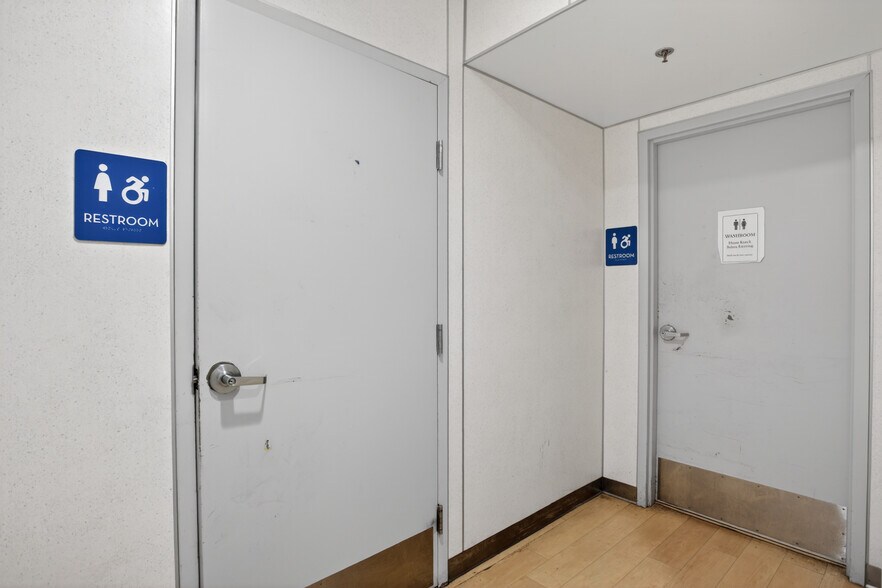 More Photos Of 5627-5699 Chestnut St, Philadelphia Drugstore For Lease
